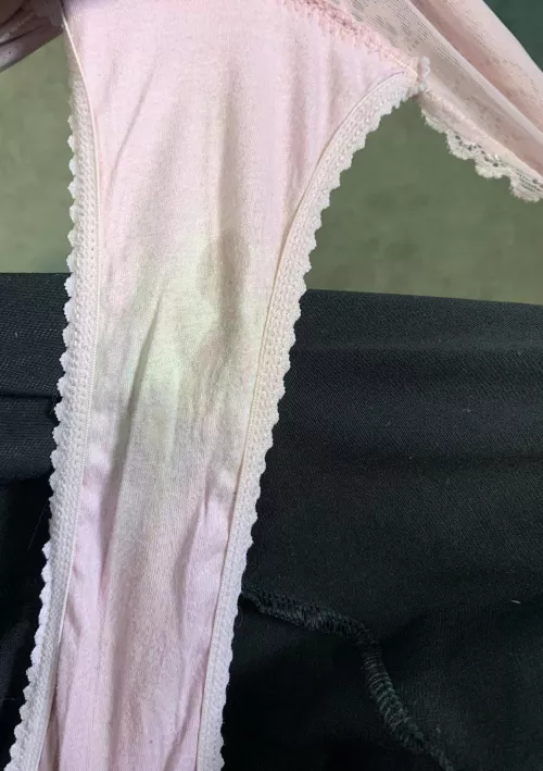 Small wet spot won’t to smell by Every_Side9914