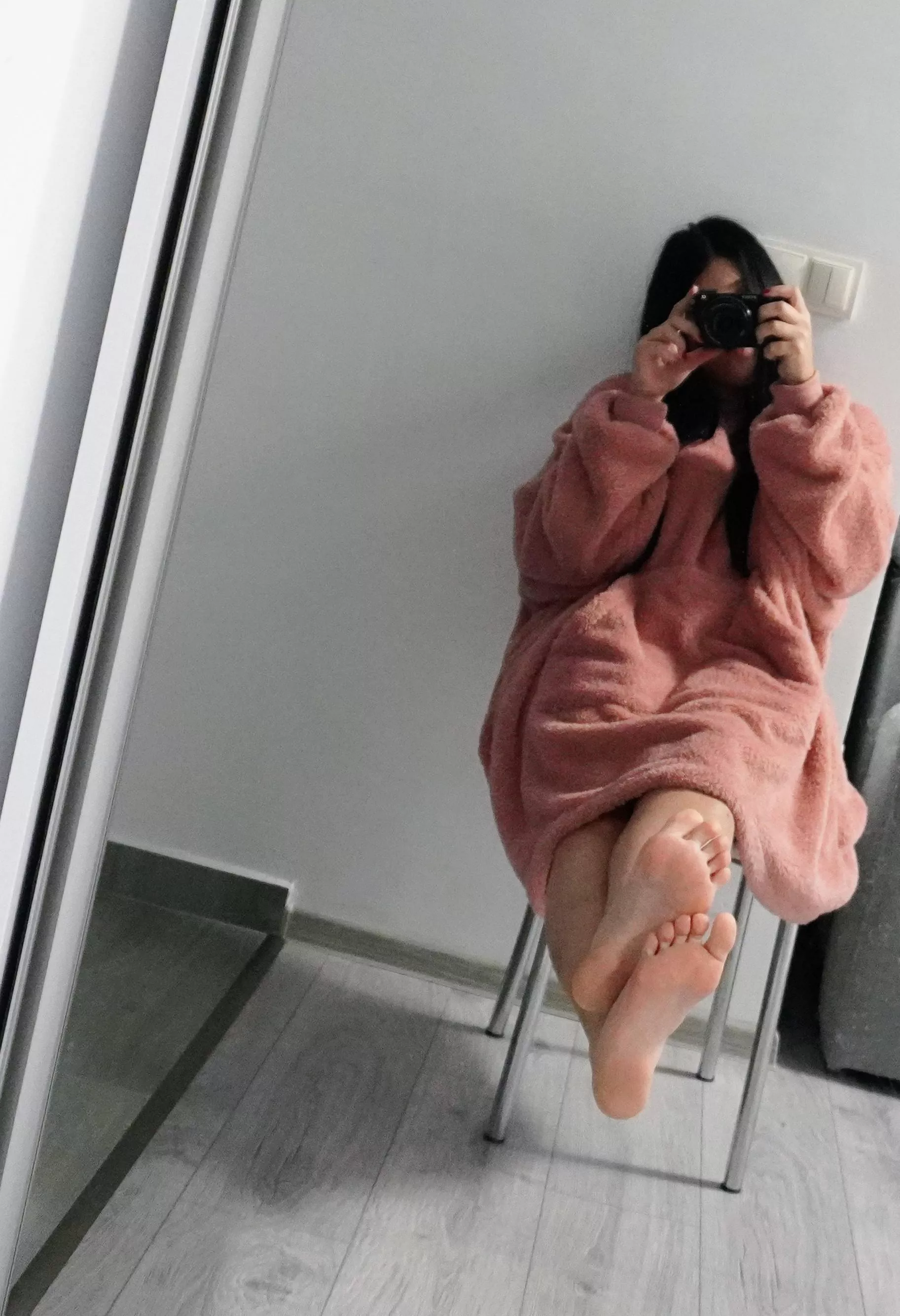 smile to the camera! or to my feet posted by only-annie