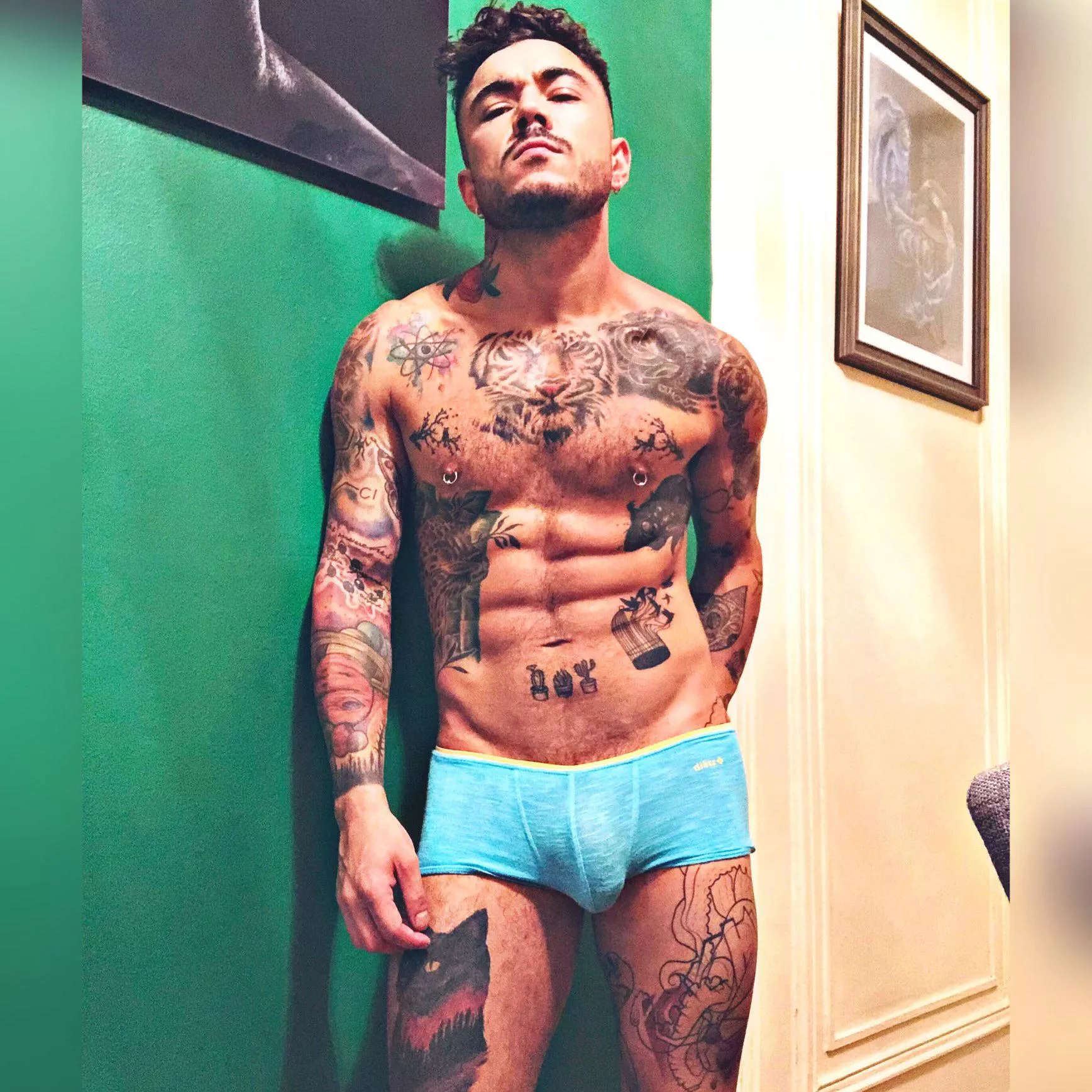 Tattoos & Trunks posted by Ezrazv