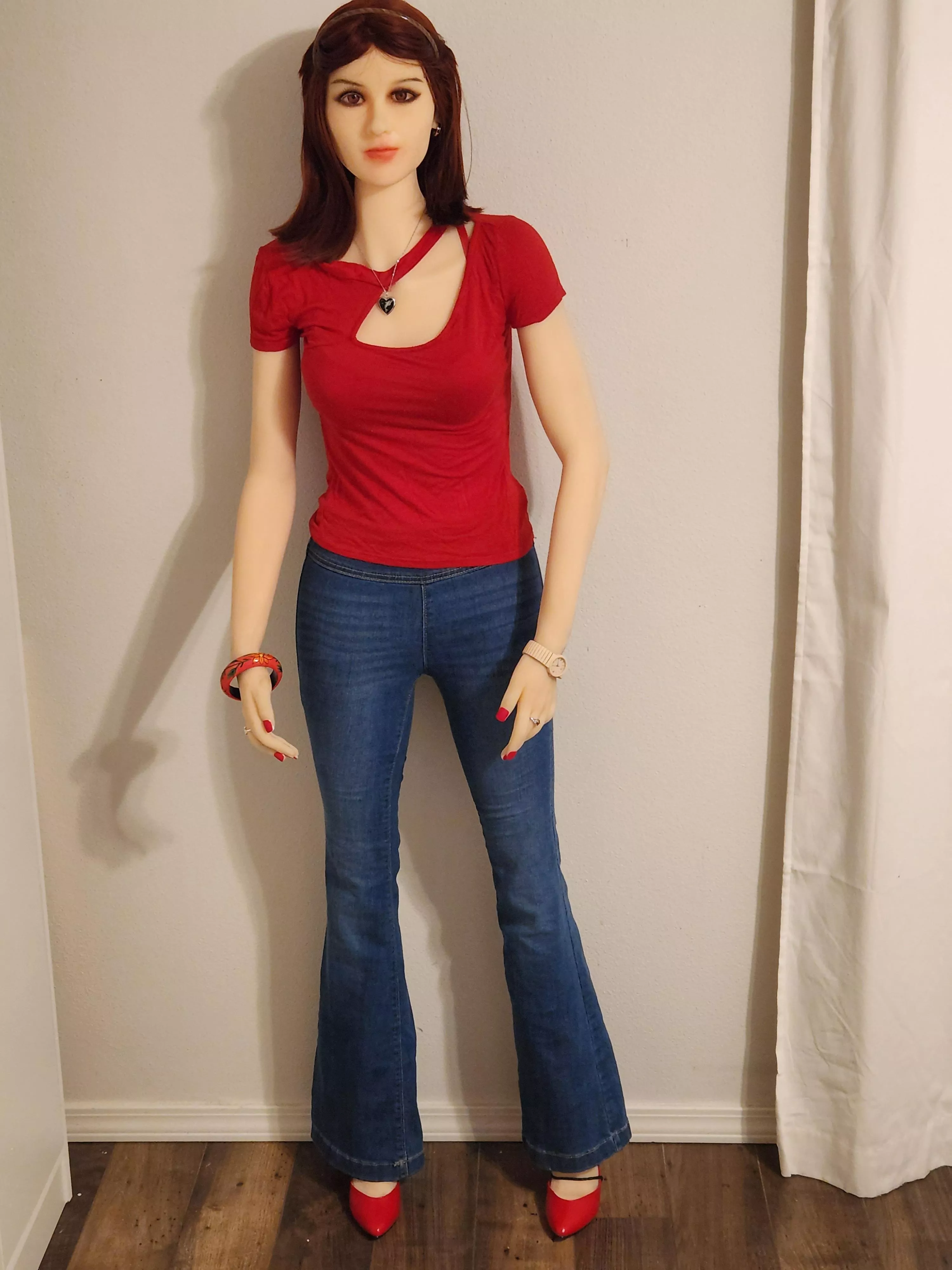 The staple of every woman's wardrobe are skinny jeans and a pair of red high heals. Happy High Heals Friday!!! posted by progeek07