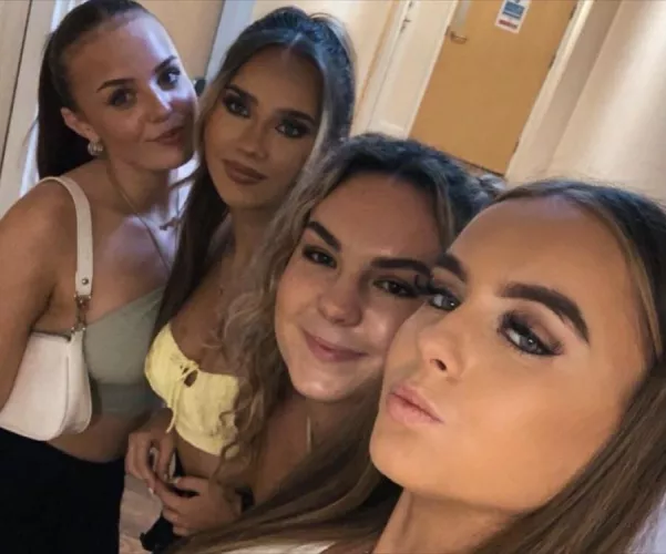 Uni girls by gjjhgghbvcccbb