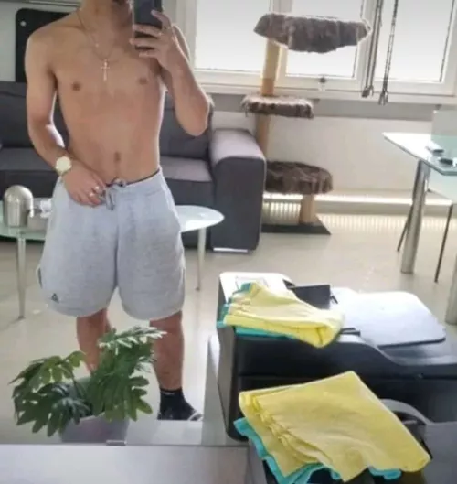 23m Faggot drunk searching for a dom or homophobic bully to degrade and humiliate me. I love slurs and insults. Please abuse me while I'm drunk and male me regret it tomorrow. Fill me dm with insults I'll answer to everyone by Tomdeelice