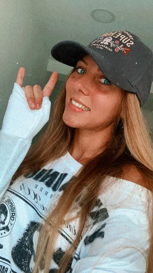 Am I even going to get noticed here? by sagittarinaofficial