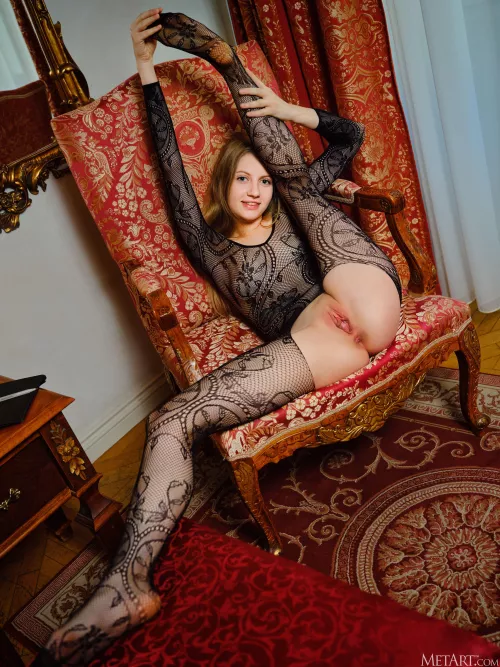 Aveira in So Provocative by mypipihurts1