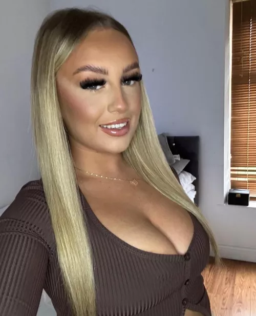 Boobs on Bobbie by corruptusextremis