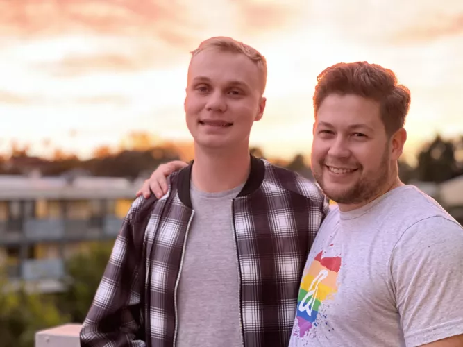 Boyfriend and sunset by 3headeddragn