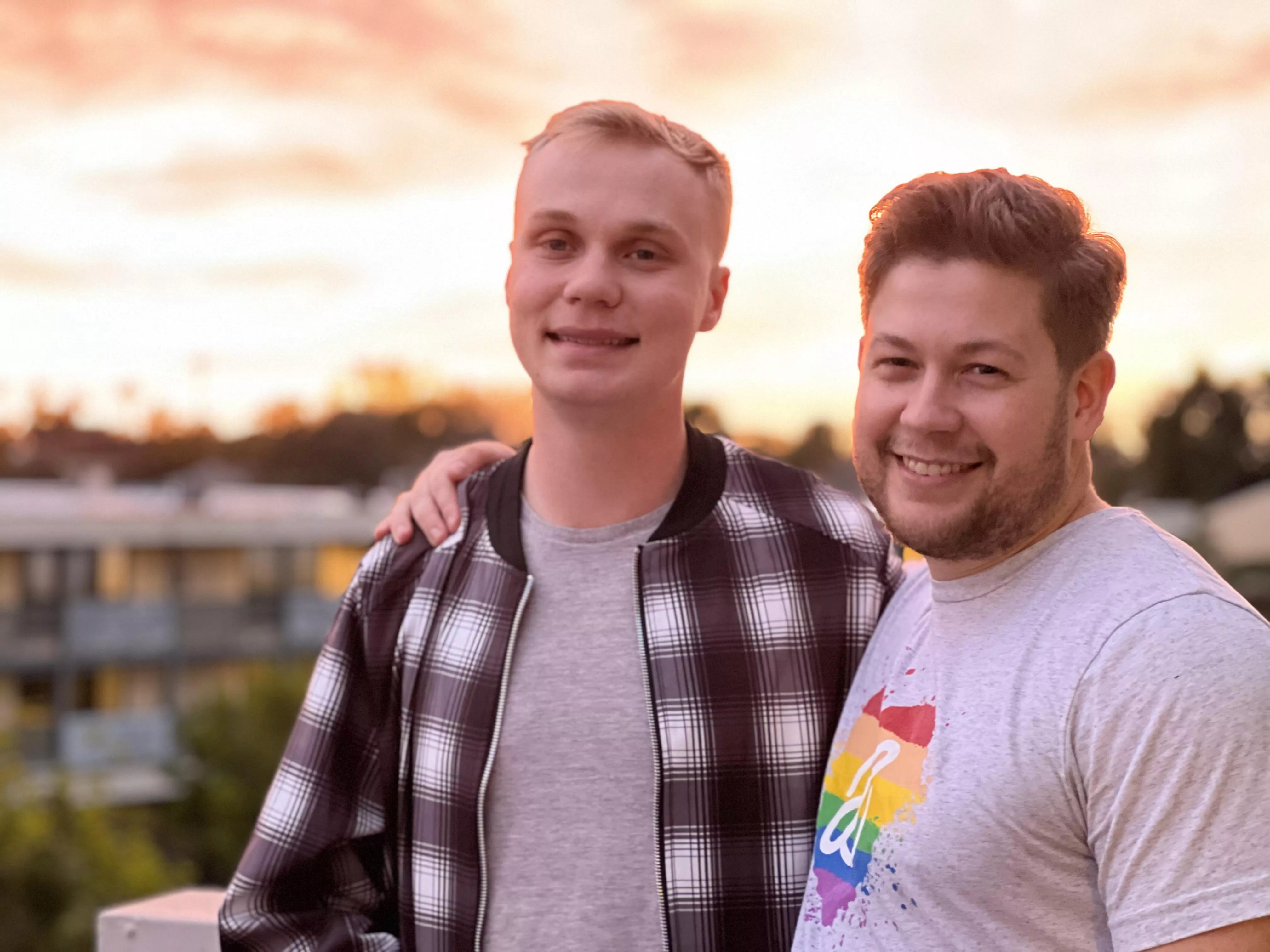 Boyfriend and sunset posted by 3headeddragn