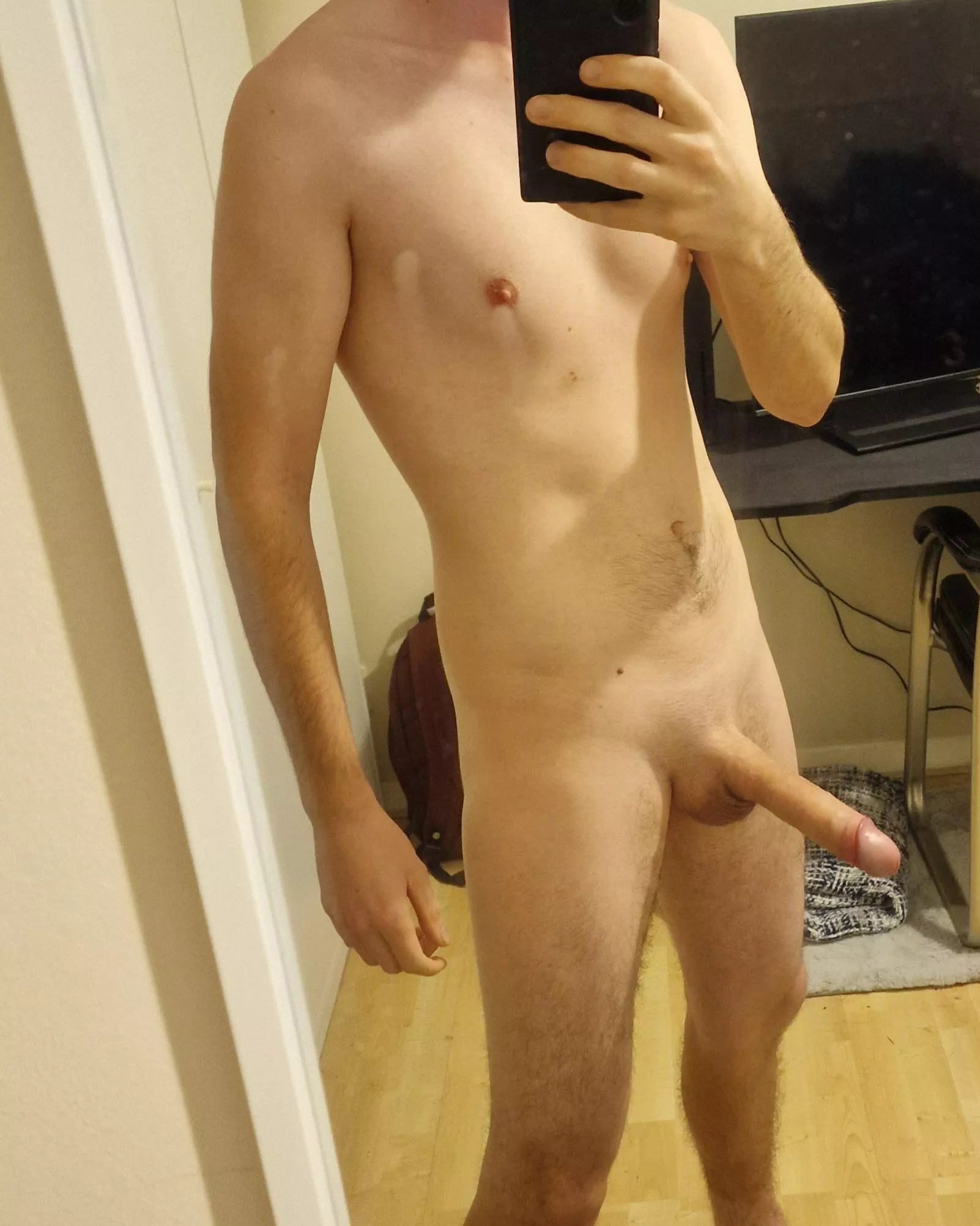 can I interest you in a slim white boy with a big cock? 😏 posted by BigDWhiteDude