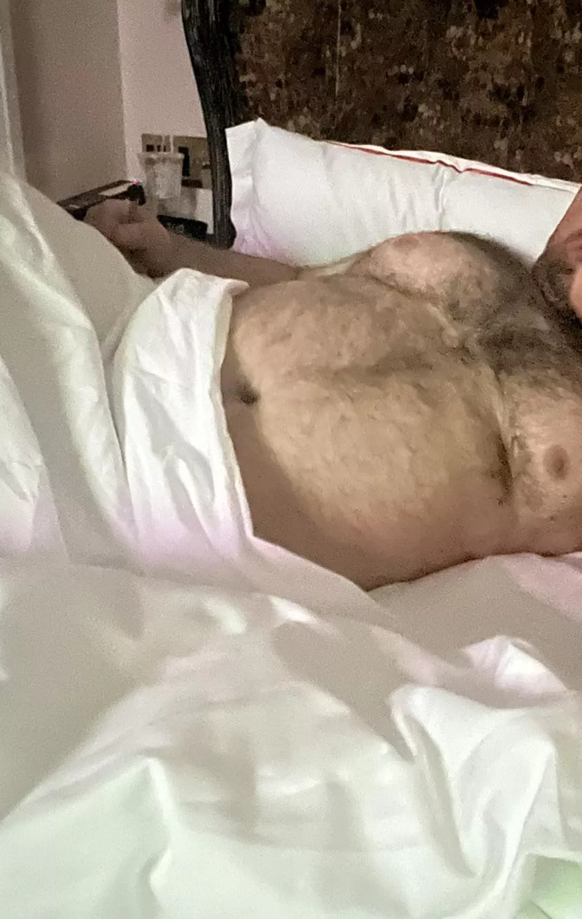 Come lay ur head on daddy’s chest while I nurse u!! 🐻🍼 posted by bigmikemccarthy