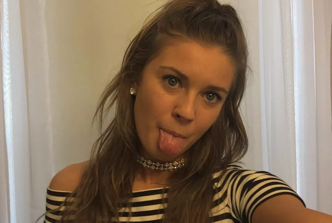 Cute girl posted by Wallydinger123