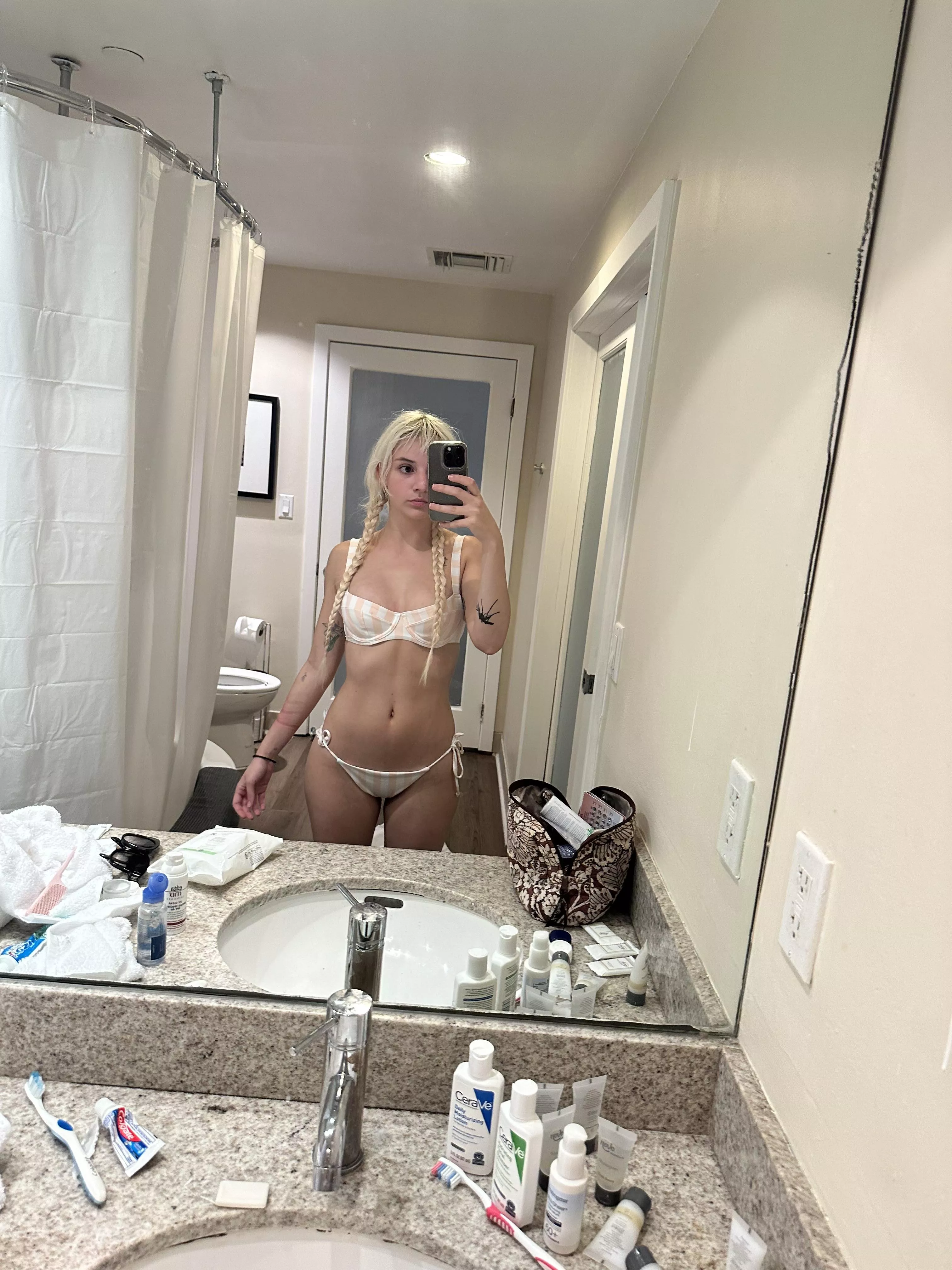 Do u think im cute :) posted by KittyKatCutieX