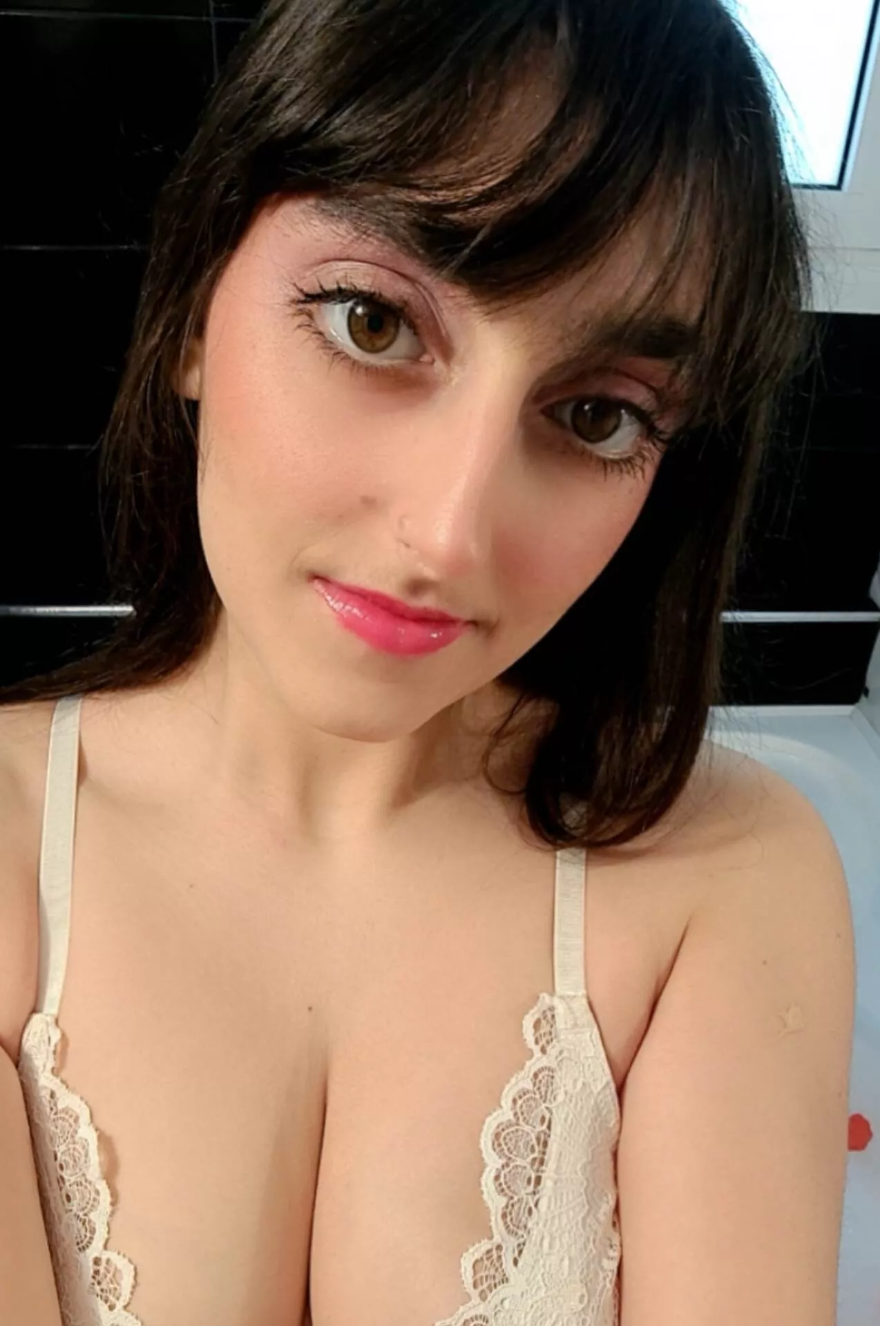 Do you think I'm pretty? posted by princessxo699