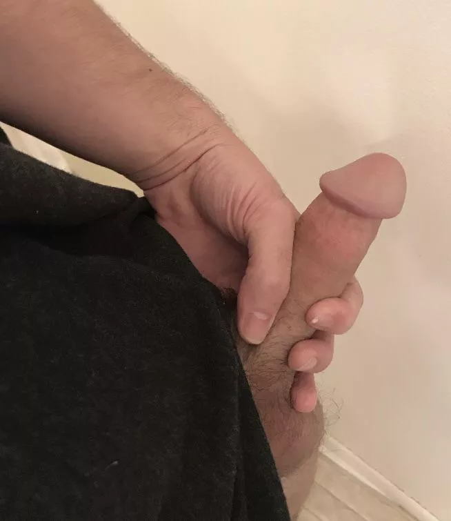 Feeling stiff after work 💦 posted by abraca_danielle