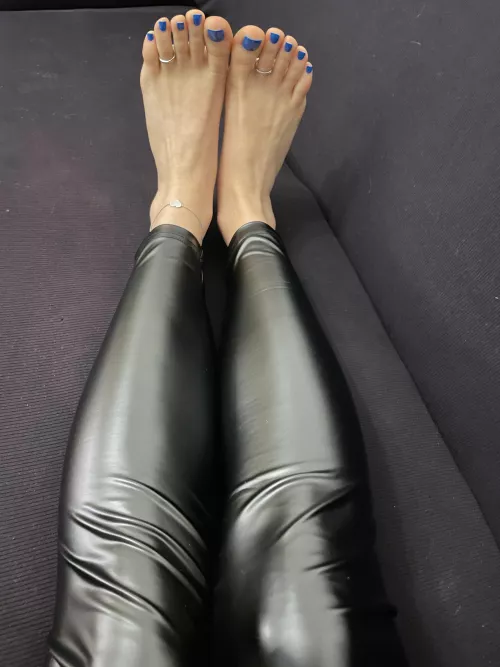 First post here.. we’ll have some fun together by heidihotfeet