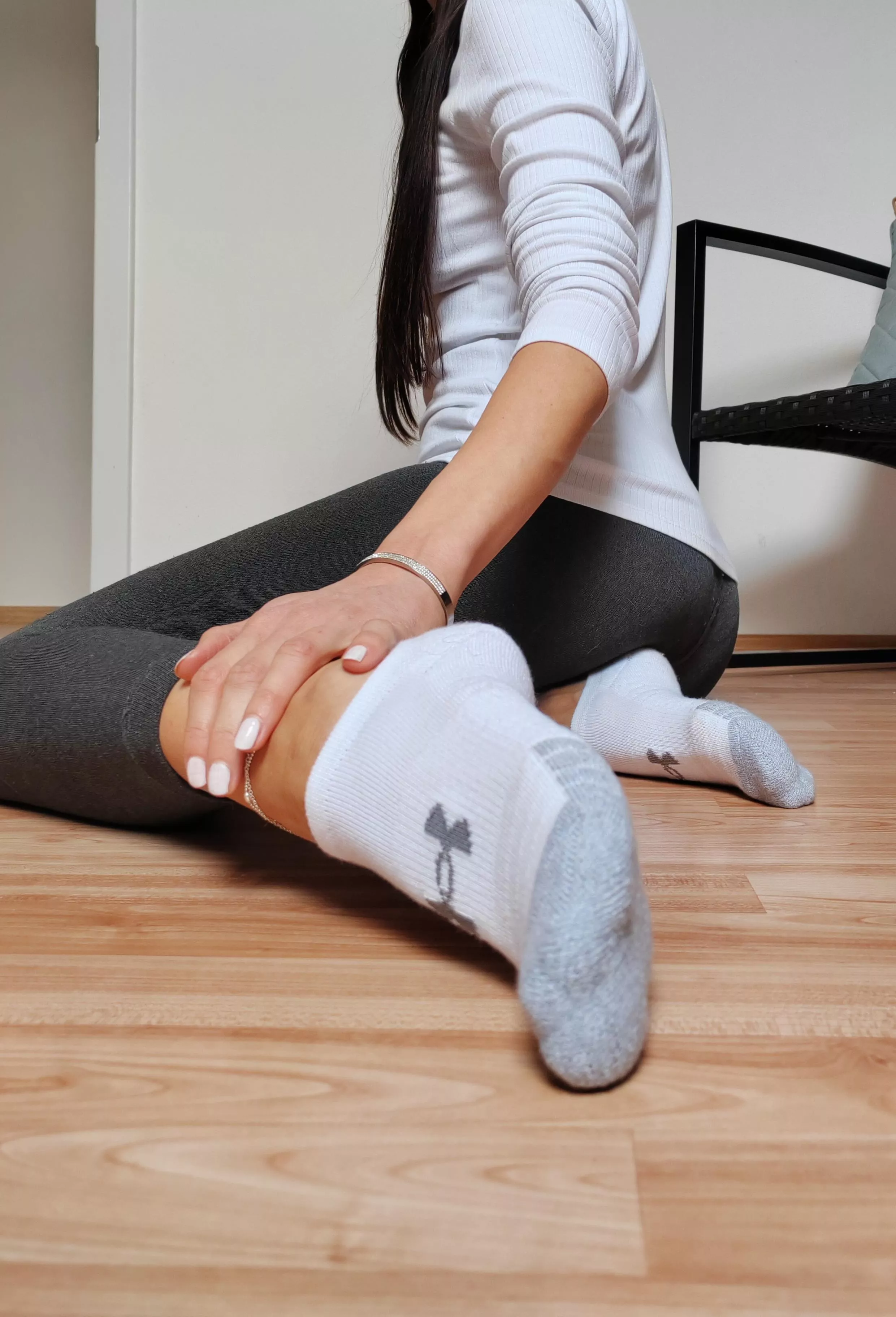 Friday in white ⚪ 💮 posted by xDiamondFeetx