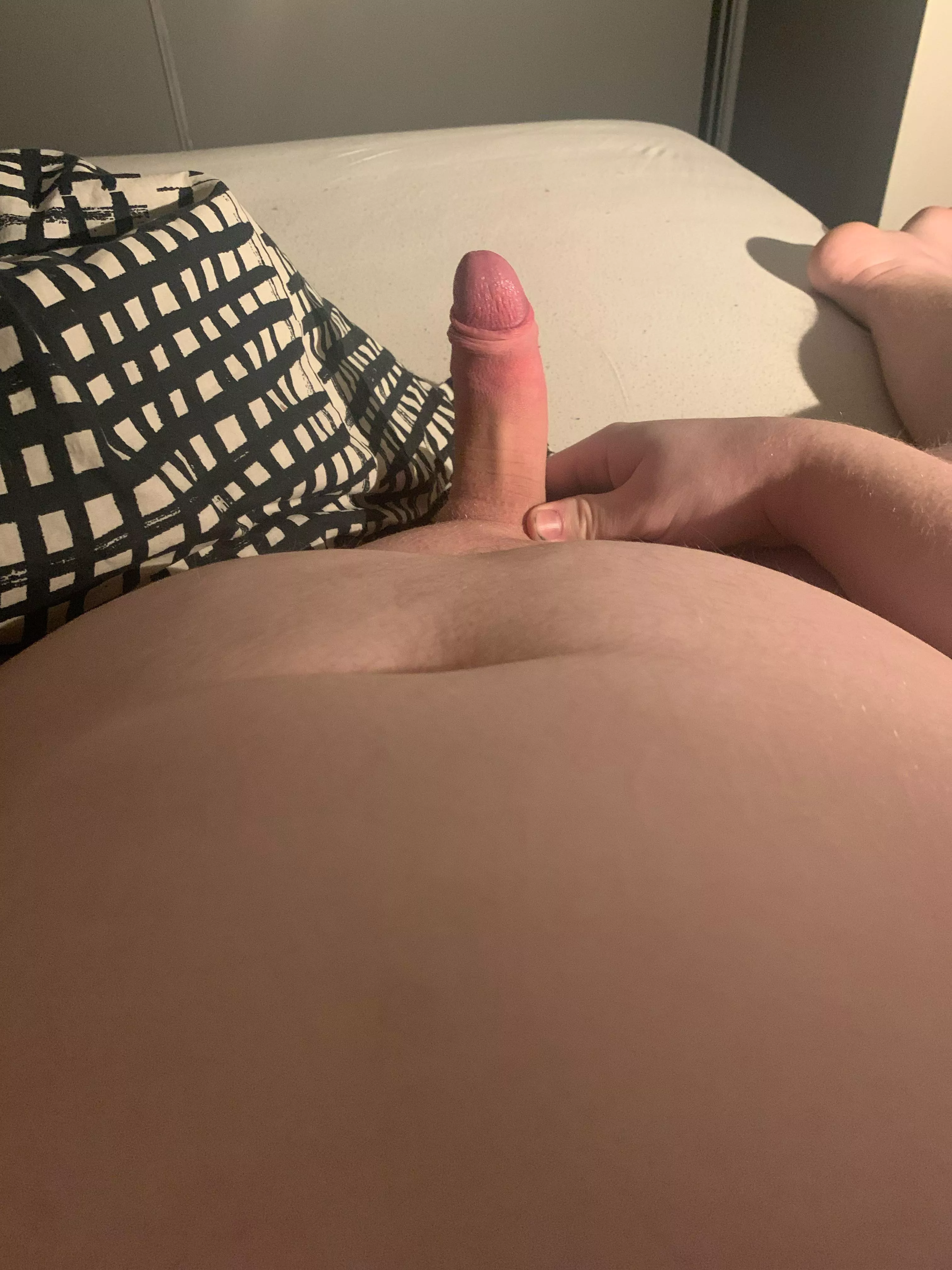 goooodmorning, what good girl wants to give me a hand? posted by chubbb2002