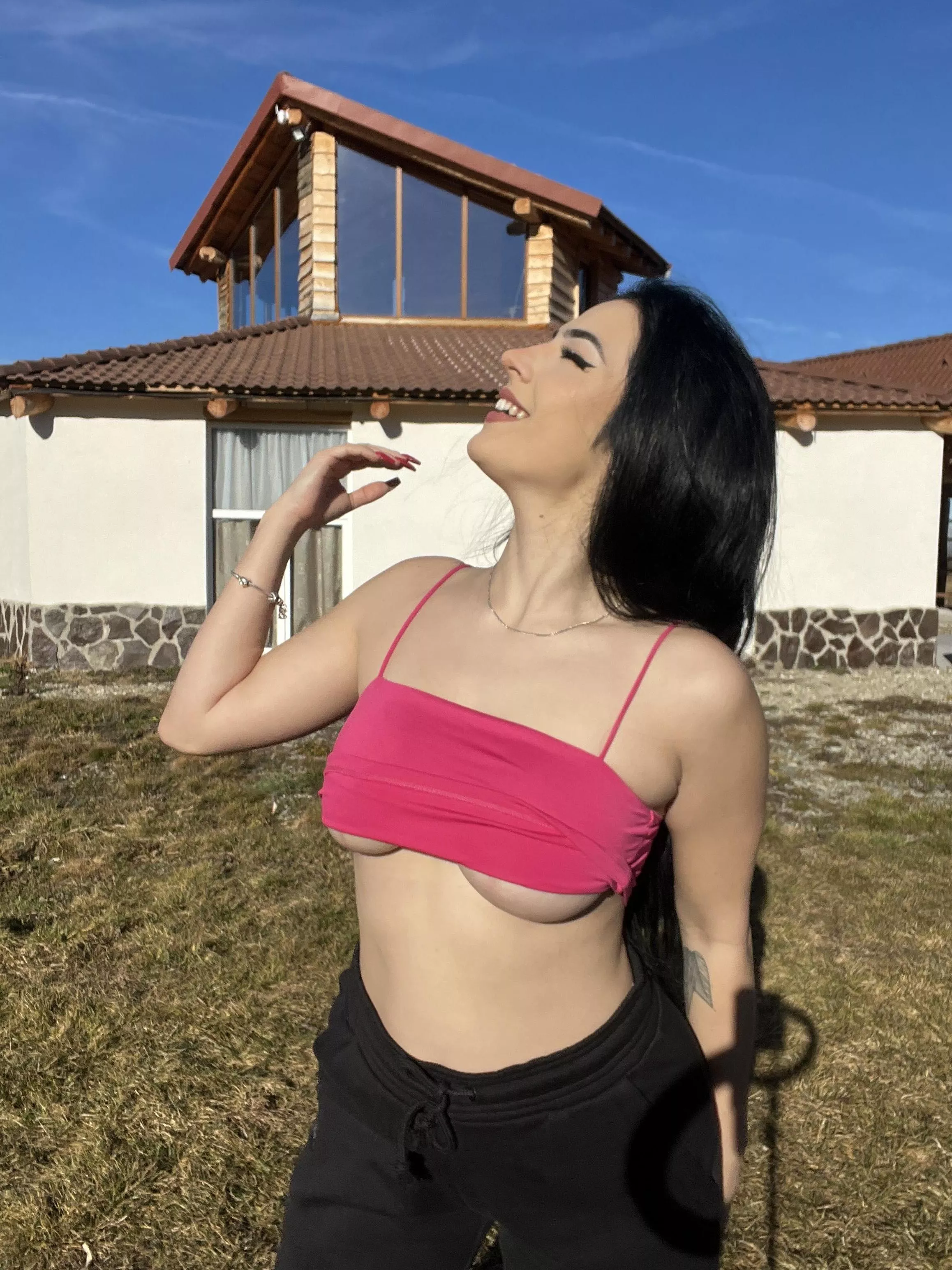 I feel horny, can you make me cum?💦😈 posted by Ivanadreams