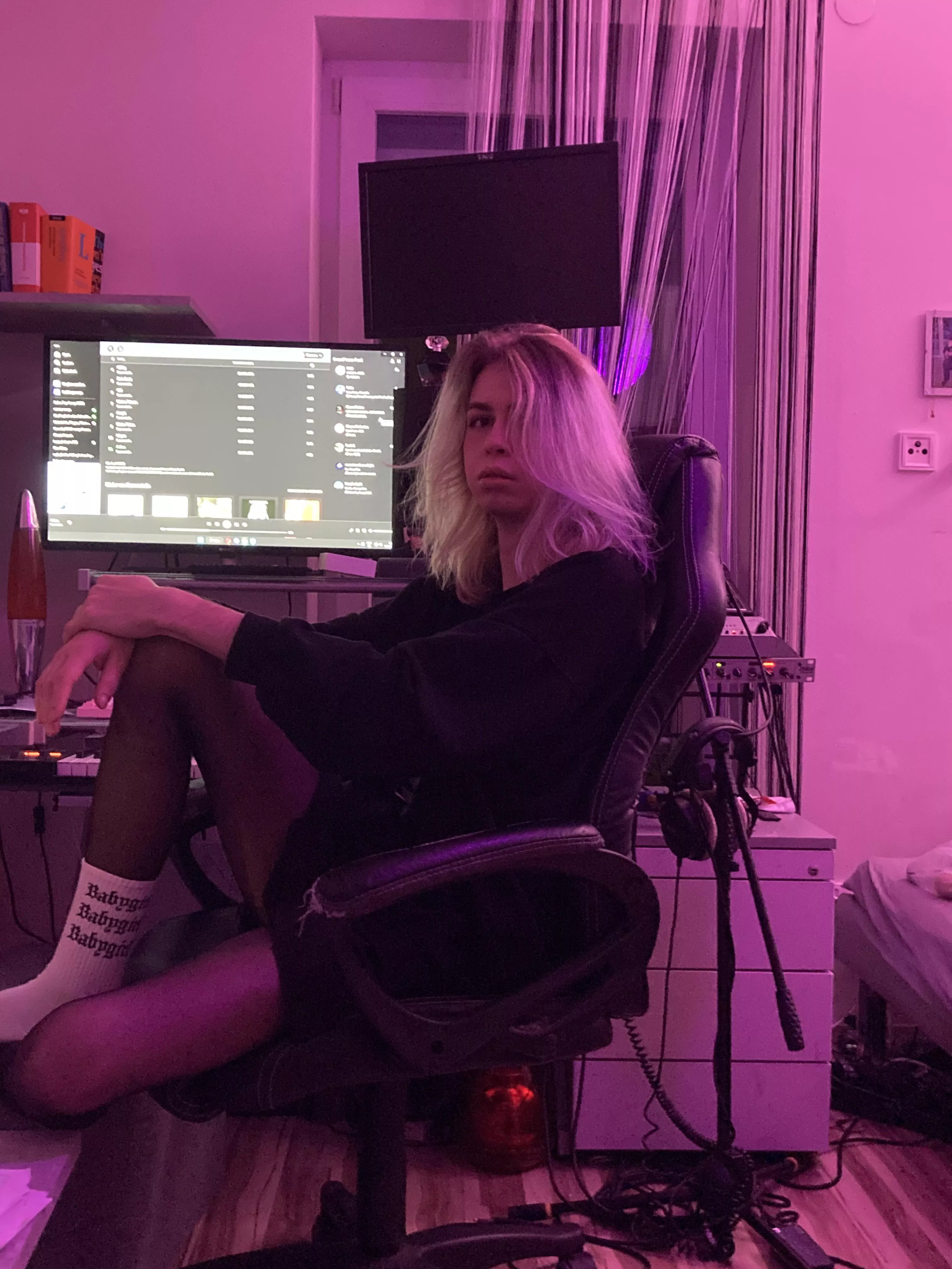 i look so weird sometimes posted by FlakyPapaya7497