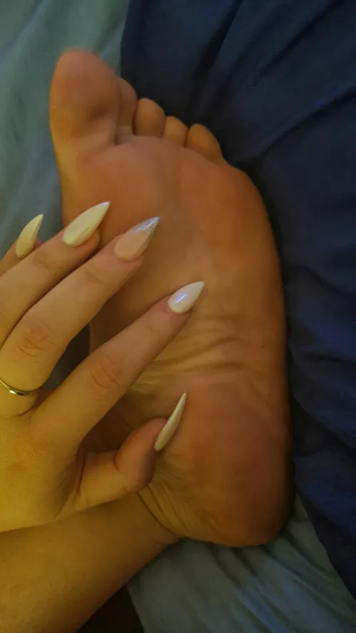 I love tickling myself with these claws by Qu33nKay