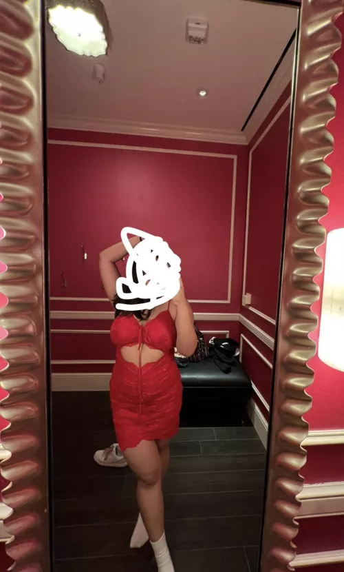 I think red is my new favorite color... by CatlikeSwirl