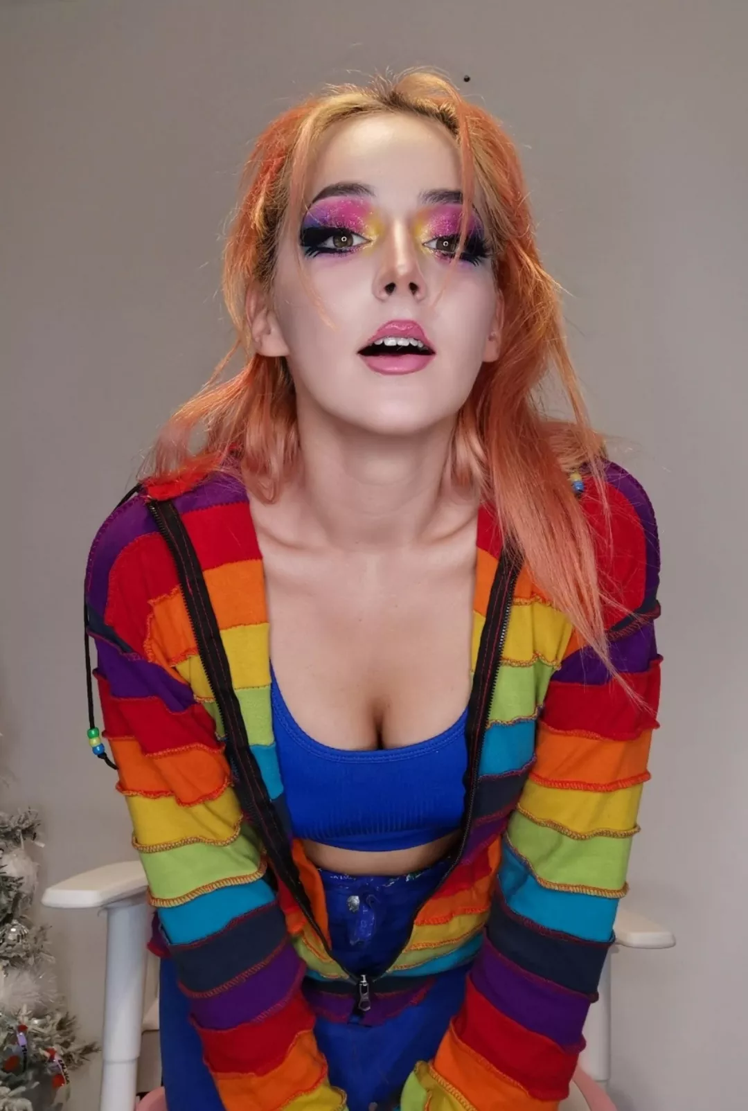 I'm a colorful person, i hope you like it posted by miremi137