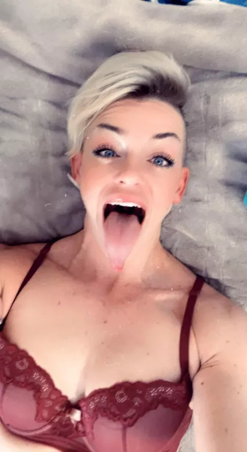 Load me up by SashaSins555