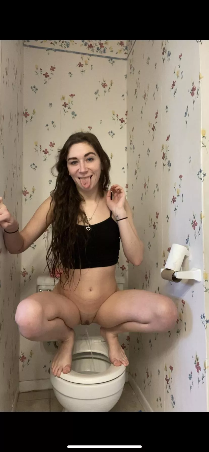 Love the squat 😝 posted by itscassiebish