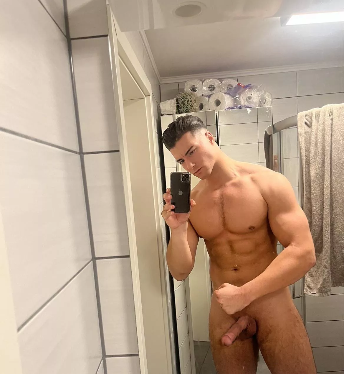 [m] need me a workout partner, uncovered pic posted by RubSoft4602
