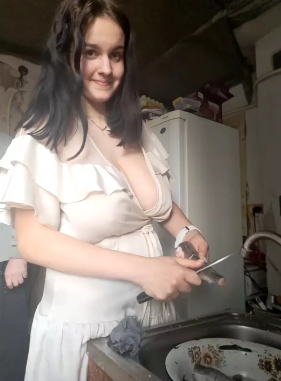 making dinner for my family 😇 posted by purrpurrmeowmeeow