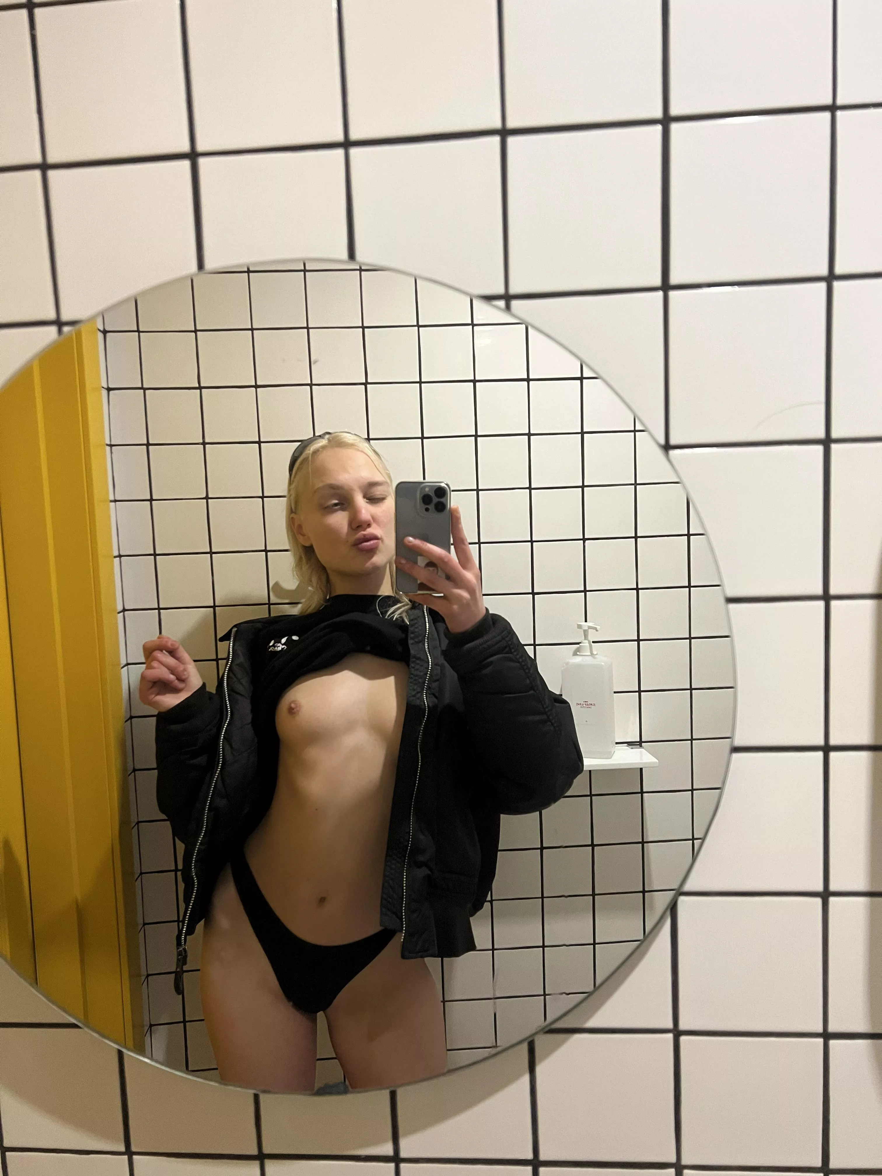 Morning titties to start off your day 😋😚 posted by muza_in_love