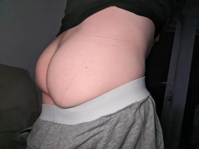 My girlfriend doesn't know I'm posting this by CheatingBFthroww