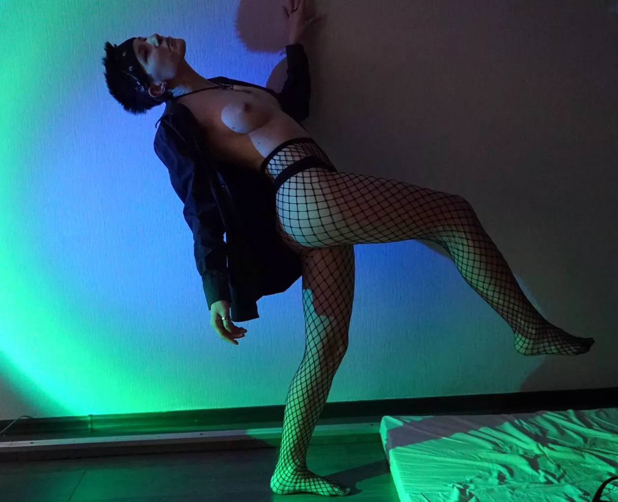 pantyhose perfect legs posted by shortlyhurtle