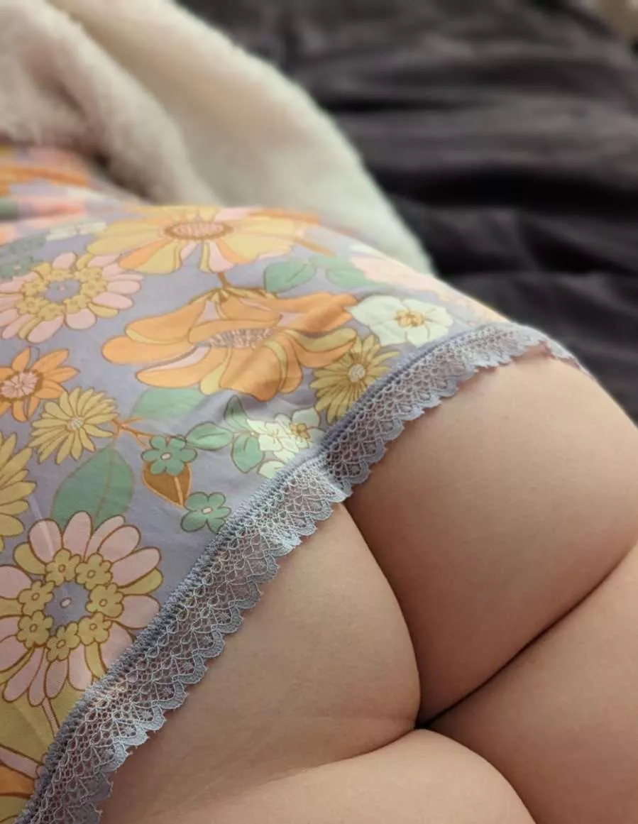 Peekaboo 💞💞 posted by Daddysredheadx