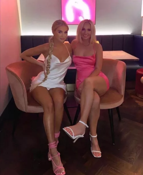 Pink and white by irlgoontard