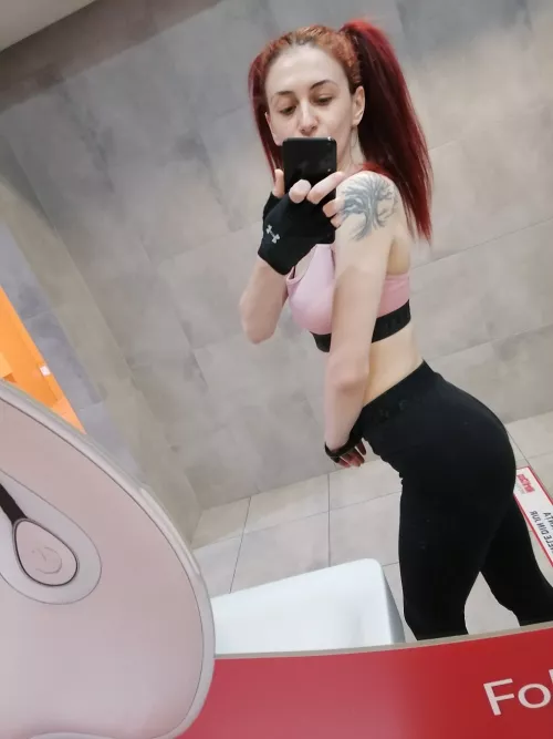 Post workout selfie by EvaMaudsley1