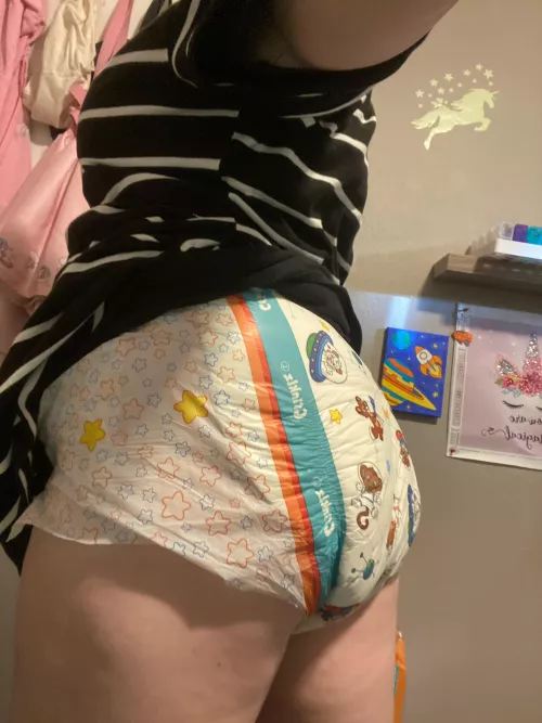 Quick peek 🫣 by troubled_little_sub