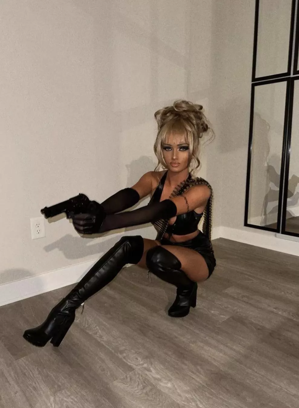 She can shoot me if I can shoot on her 😈 posted by rafaelrellino