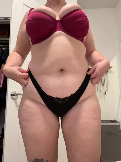 Showing it off for you ;) by dariawiththetits