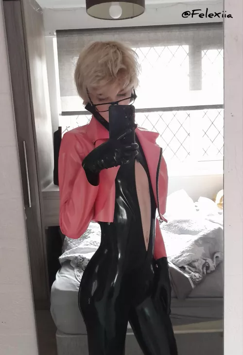 Wanna worship my tummy?~ by Felexiia