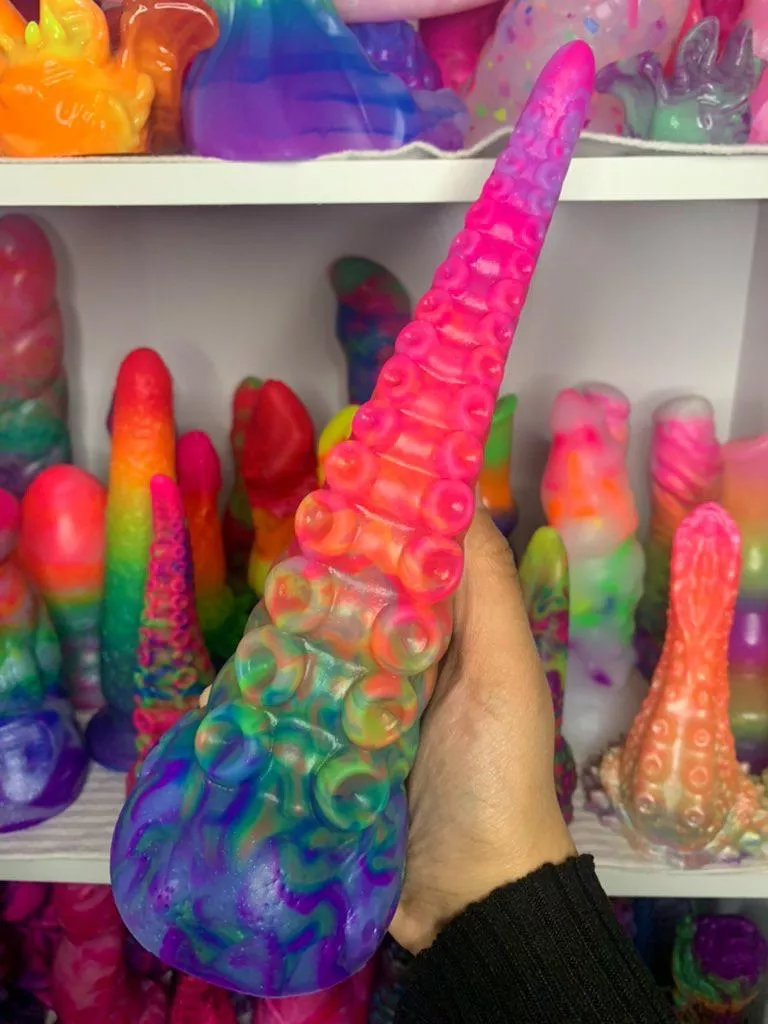Wanted to show off my new Ika for #FlexFriday 🌈 I’m such a sucker for tentacles 🐙 😋 posted by xServilexx