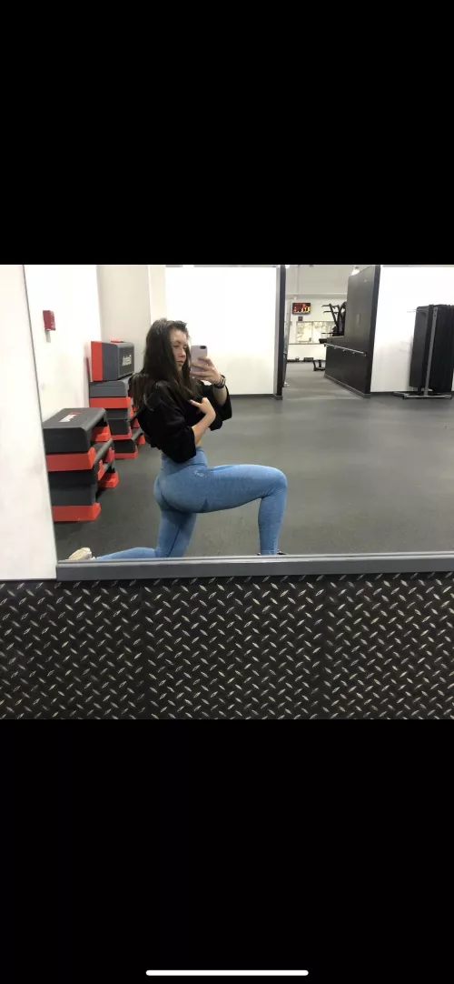 Weight training is a girl’s best friend 🙌🏼 by Bustybrunettexo