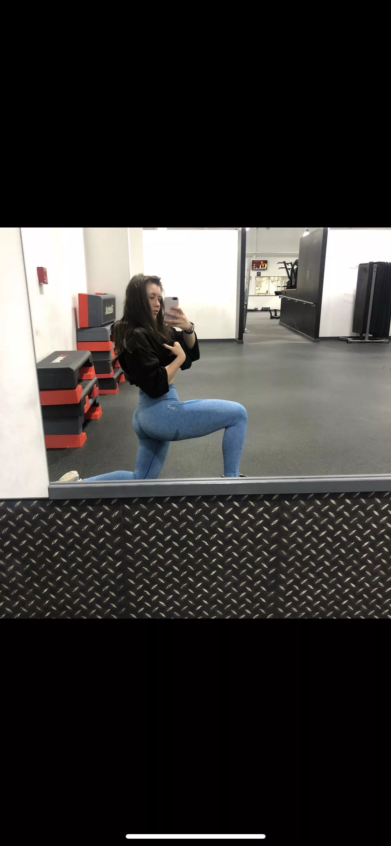 Weight training is a girl’s best friend 🙌🏼 posted by Bustybrunettexo