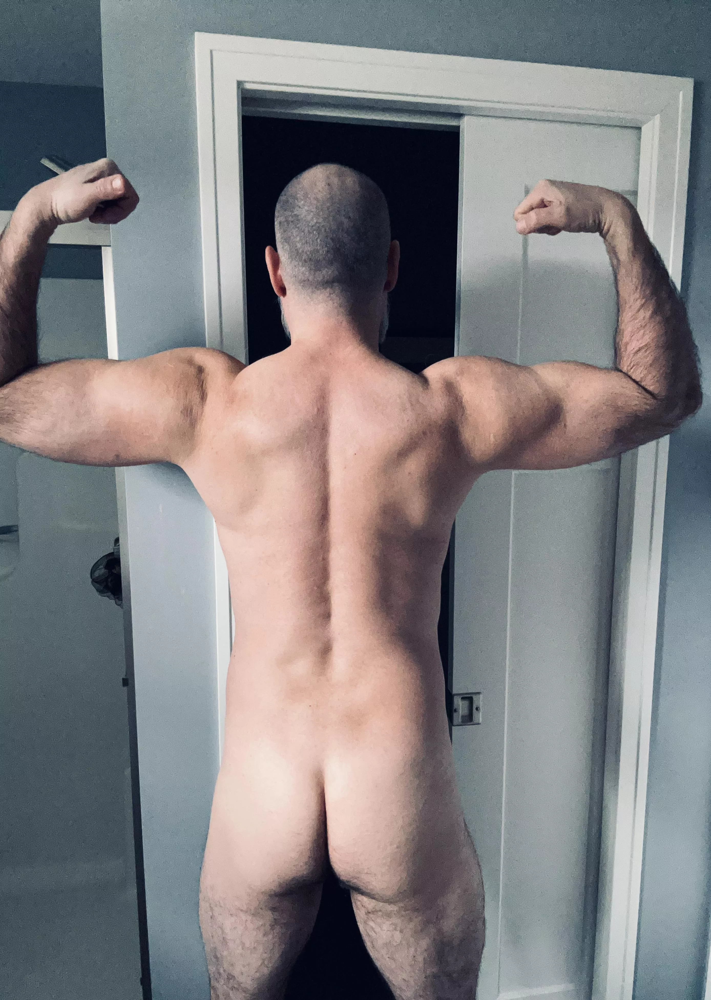 White man ass posted by BaldTankMan