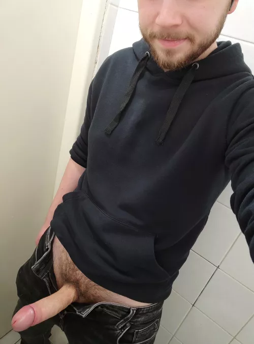 Who wants a thick load? 💦 by ArtificialHuman77