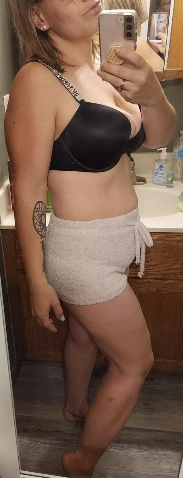 Who’s ready to play this morning? 😘😘 posted by Additional_Ad_1189