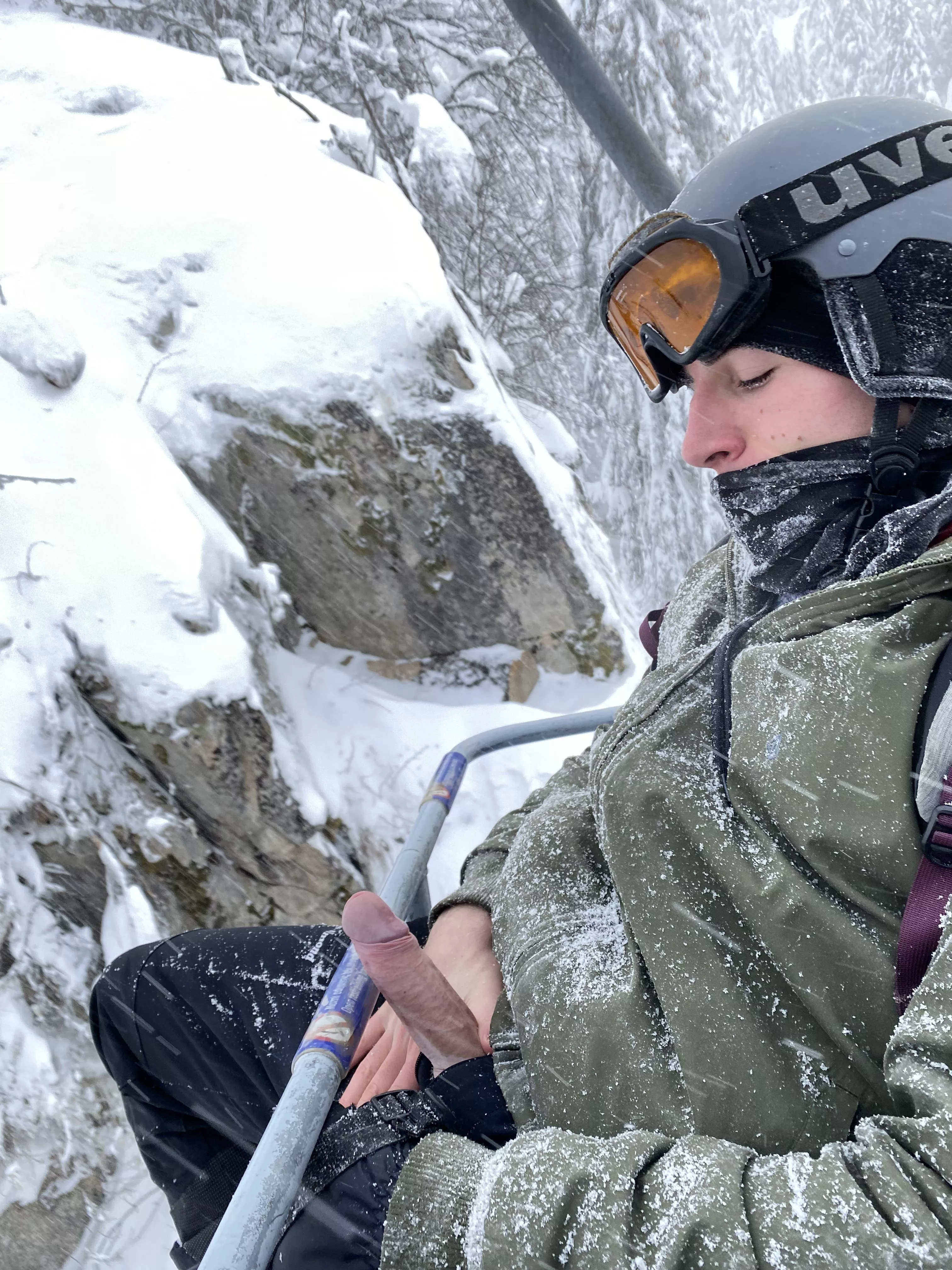 (21) Kinda cold out here, who’s gonna keep me warm bros?😏 posted by eggsy_is_cute