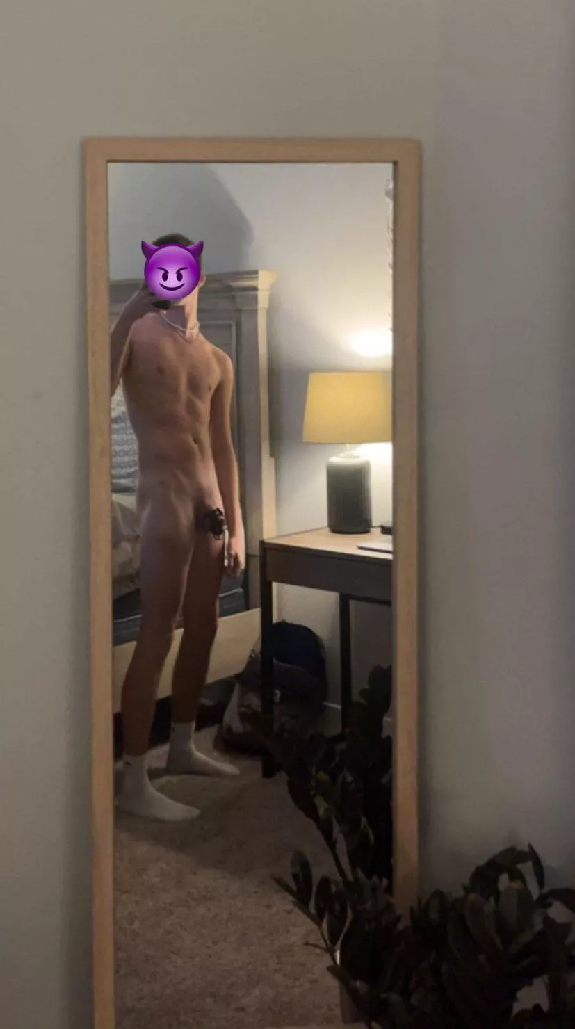 23 sub twink bottom looking for a long term dom posted by picsforsale12