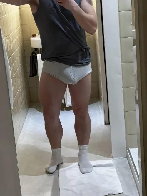 All three legs are getting thick by cillmolo