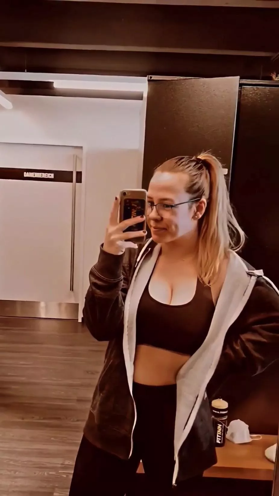 Am i fuckable? posted by Nikisancz