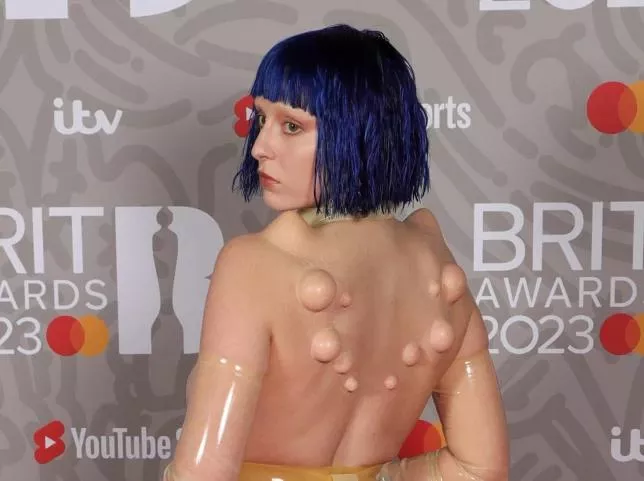 Ashnikko at the Brits posted by ConradTurner